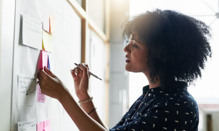 11 Expert Tips to Stay Focused in the Office Trenches