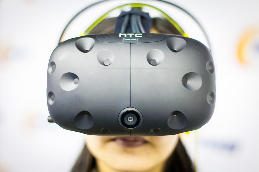 VR | A Beginner's Guide to Virtual Newegg.com